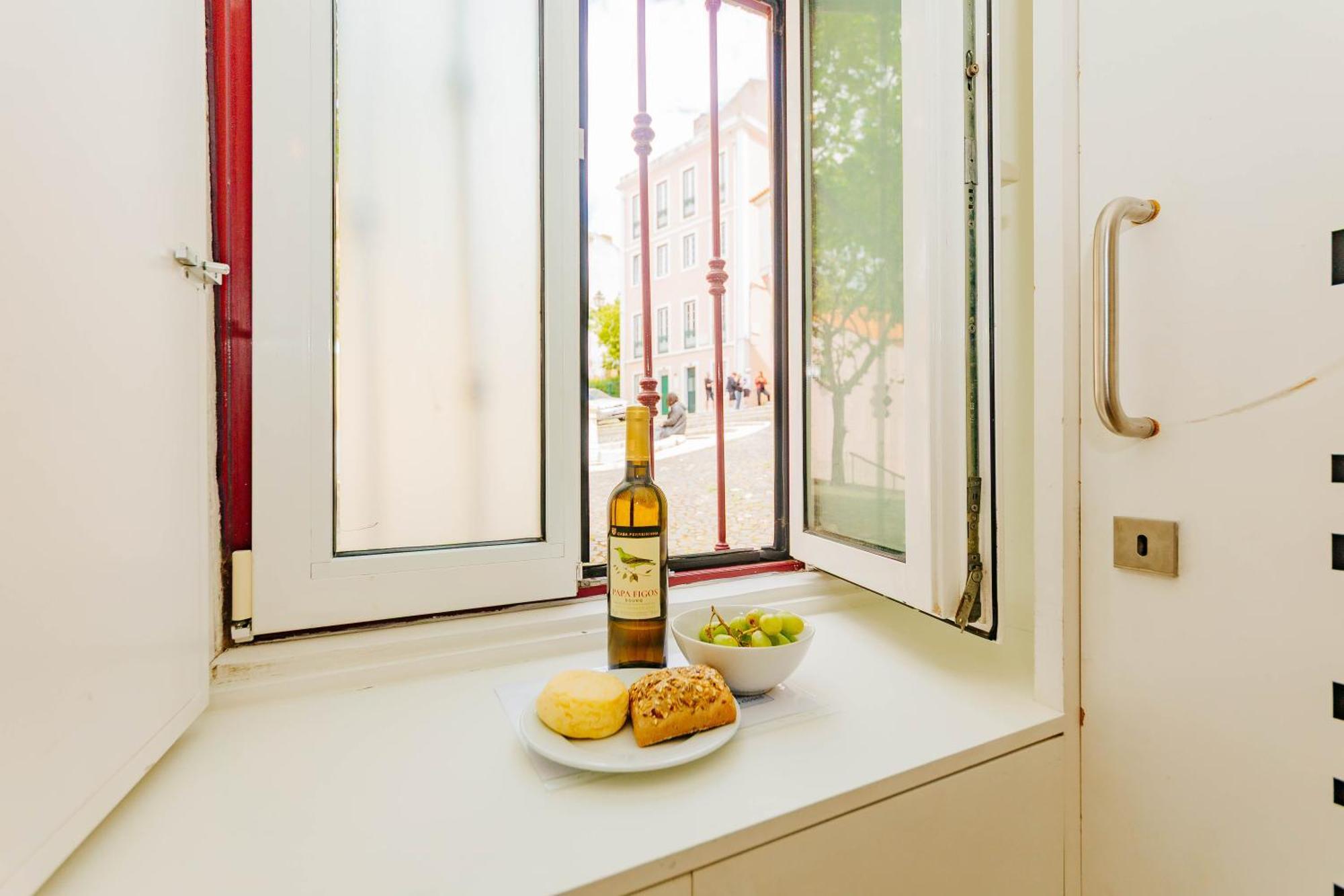 Rent4Rest Lisbon Downtown Tiny Studio Apartments Luaran gambar